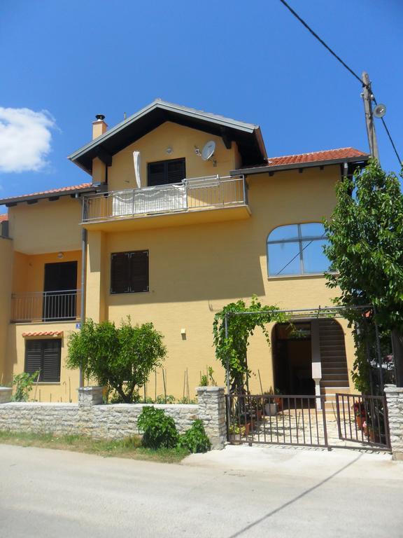 Apartments Stana Sukošan Exterior foto