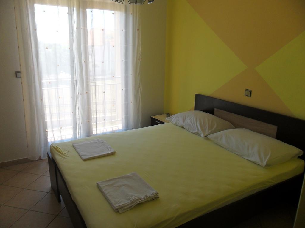 Apartments Stana Sukošan Habitación foto